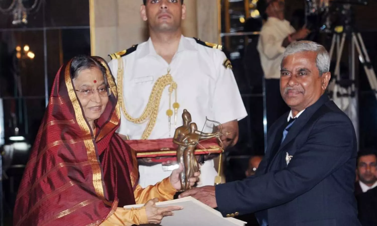 Dr. Kuntal Roy